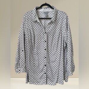 Catherines Geometric Black and White Button down shirt womens size 2X